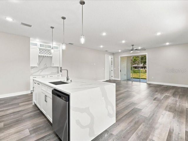 2011 RECKER HIGHWAY, Winter Haven, FL 33880