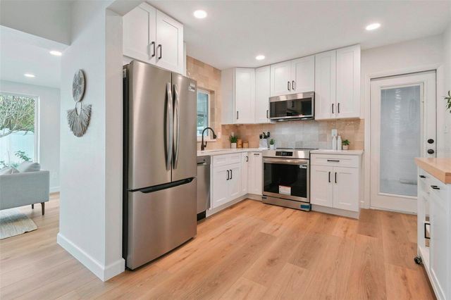 9210 108TH STREET, Seminole, FL 33772