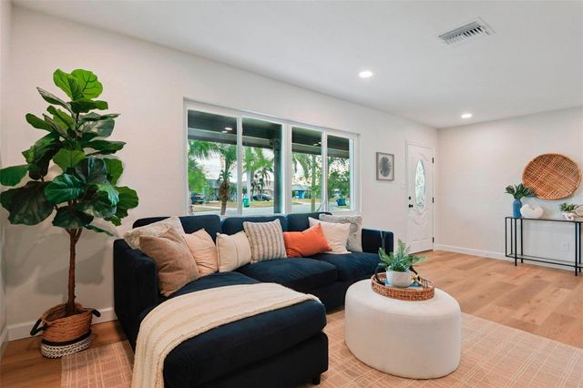 9210 108TH STREET, Seminole, FL 33772