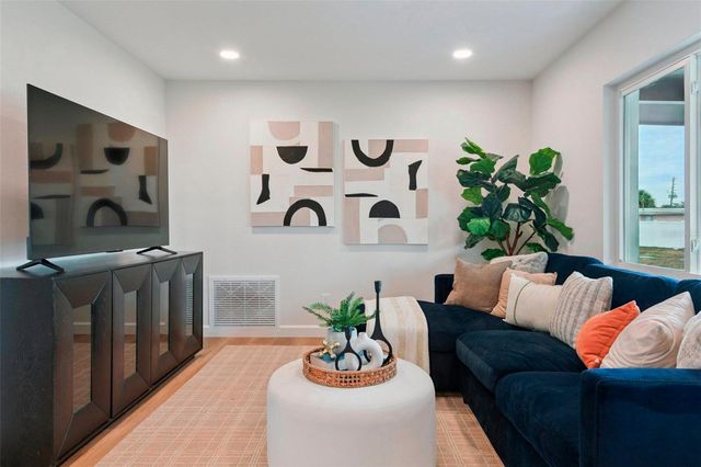 9210 108TH STREET, Seminole, FL 33772