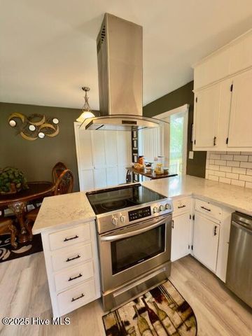 3869 Robin Road, Ayden, NC 28513