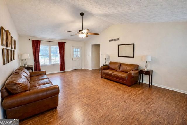 606 Wood Ridge Drive, Woodstock, GA 30189