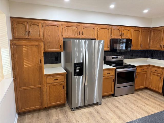 2212 S 19th Terrace, Leavenworth, KS 66048