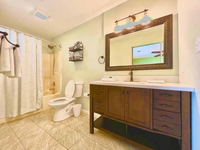 1006 U.S. 98 132, Destin, FL 32541