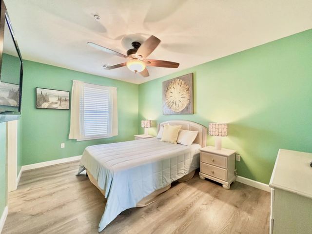 1006 U.S. 98 132, Destin, FL 32541