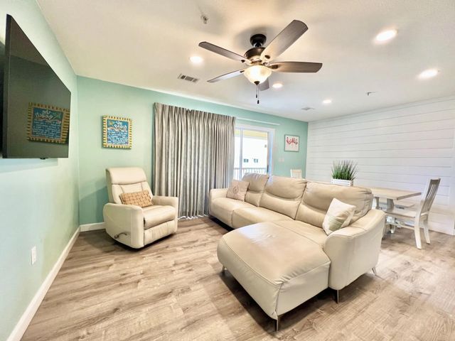 1006 U.S. 98 132, Destin, FL 32541