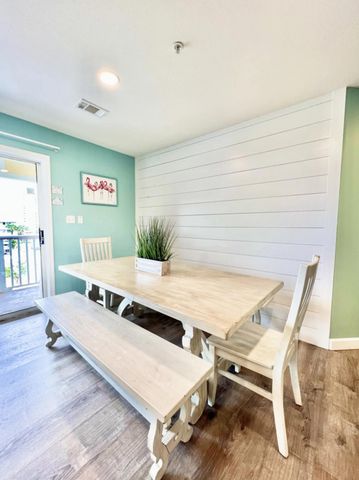1006 U.S. 98 132, Destin, FL 32541