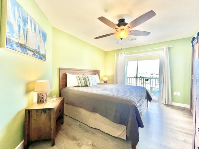 1006 U.S. 98 132, Destin, FL 32541