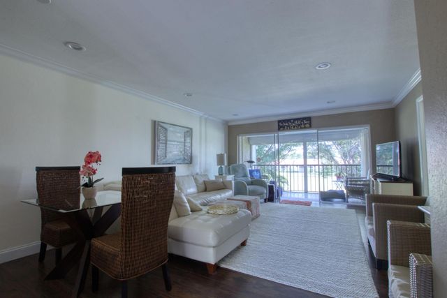 4465 Luxemburg Court 305, Lake Worth, FL 33467