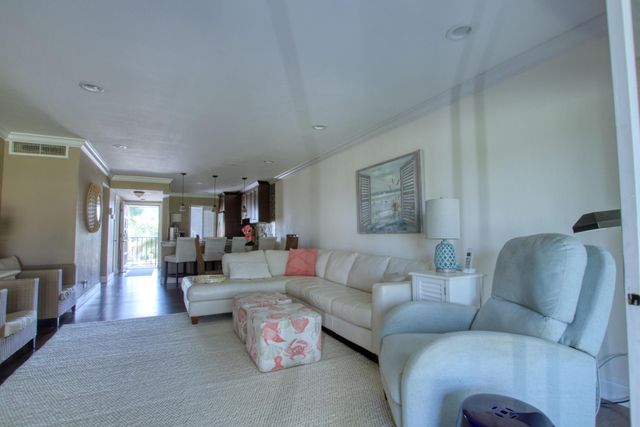 4465 Luxemburg Court 305, Lake Worth, FL 33467