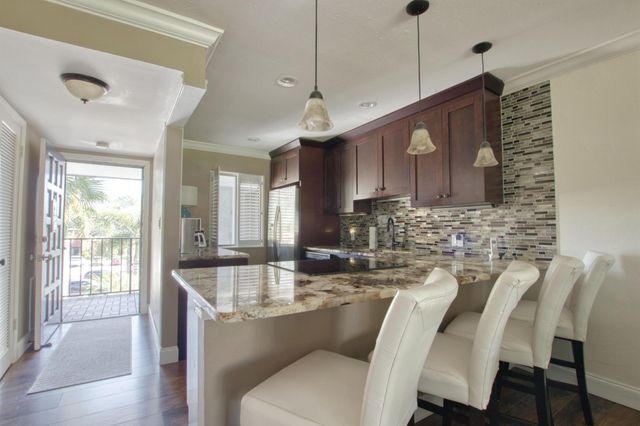 4465 Luxemburg Court 305, Lake Worth, FL 33467