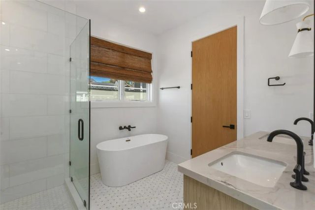 515 Jasmine Avenue, Newport Beach, CA 92625