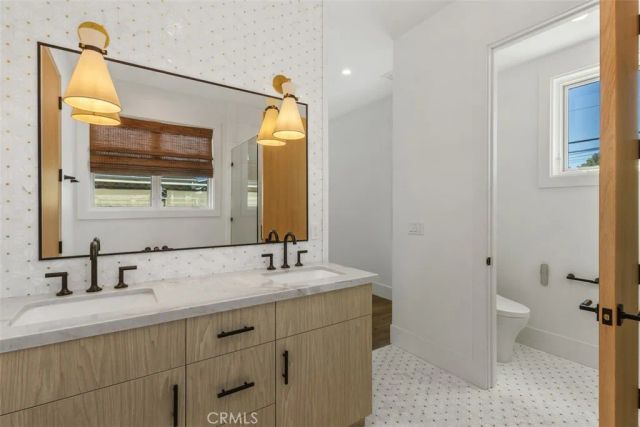 515 Jasmine Avenue, Newport Beach, CA 92625