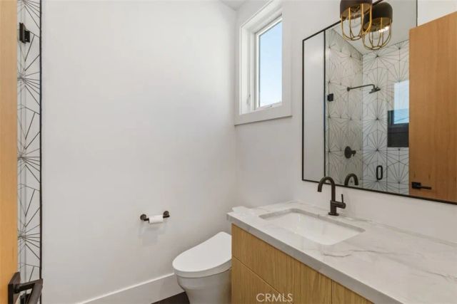 515 Jasmine Avenue, Newport Beach, CA 92625