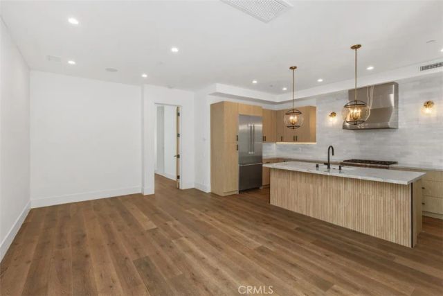 515 Jasmine Avenue, Newport Beach, CA 92625