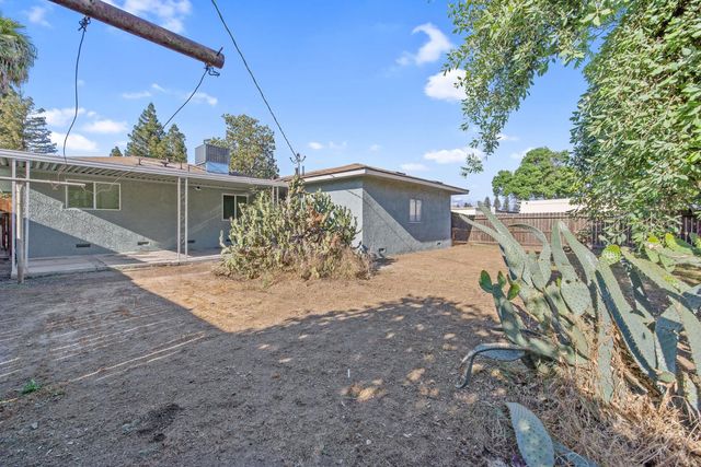 1246 E Buckingham Way, Fresno, CA 93704