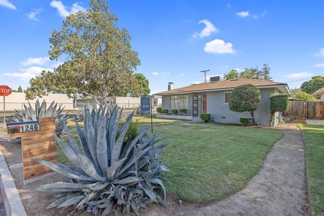 1246 E Buckingham Way, Fresno, CA 93704