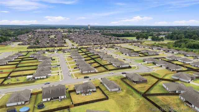1510 E Urbana Street, Broken Arrow, OK 74012