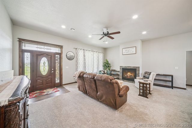 4532 W 430 Road, Pryor, OK 74361