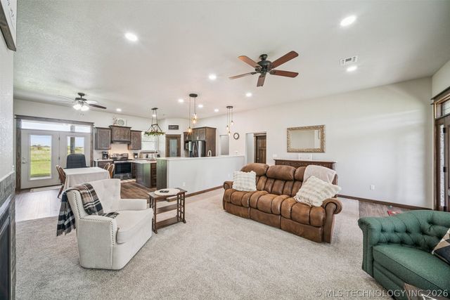 4532 W 430 Road, Pryor, OK 74361