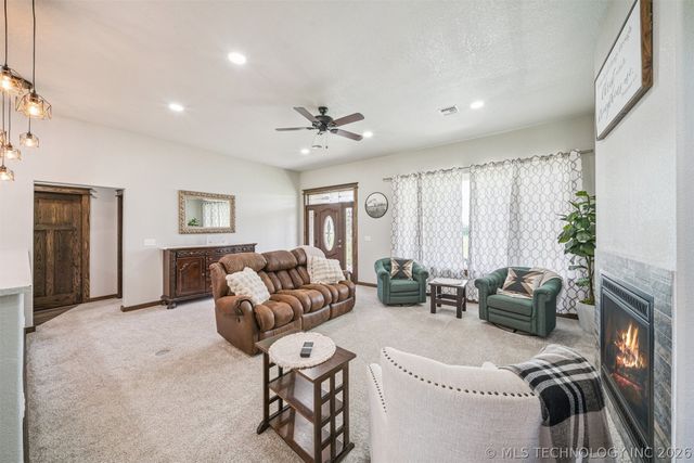 4532 W 430 Road, Pryor, OK 74361