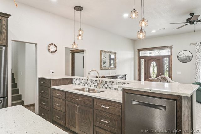 4532 W 430 Road, Pryor, OK 74361