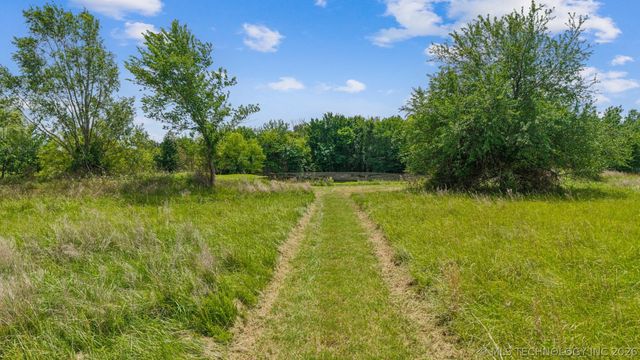 4532 W 430 Road, Pryor, OK 74361
