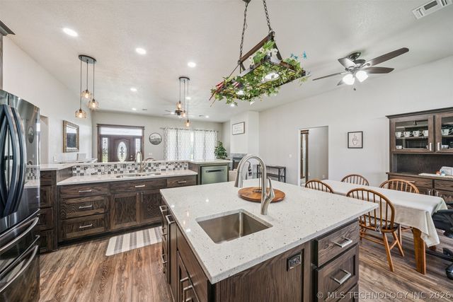 4532 W 430 Road, Pryor, OK 74361