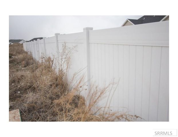 272 Galena Summit Dr, Idaho Falls, ID 83404