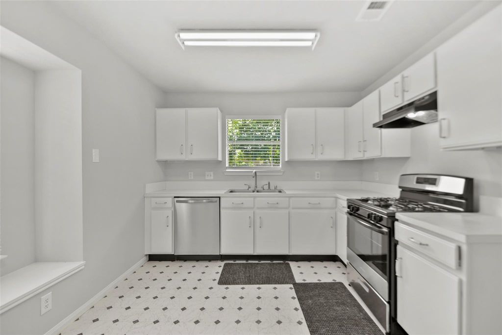 12803 Rockford Drive, Houston, TX 77048