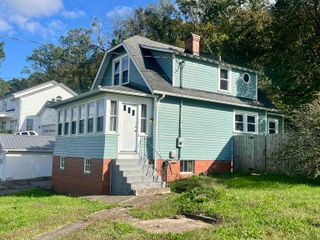 1382 Ohio River Road, Huntington, WV 25702