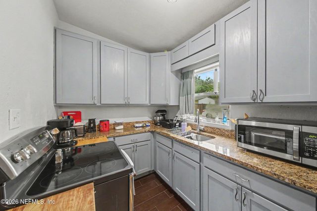 231 E 1ST Street, Chuluota, FL 32766