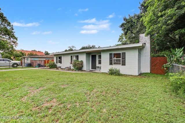 231 E 1ST Street, Chuluota, FL 32766