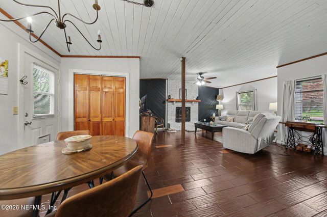 231 E 1ST Street, Chuluota, FL 32766