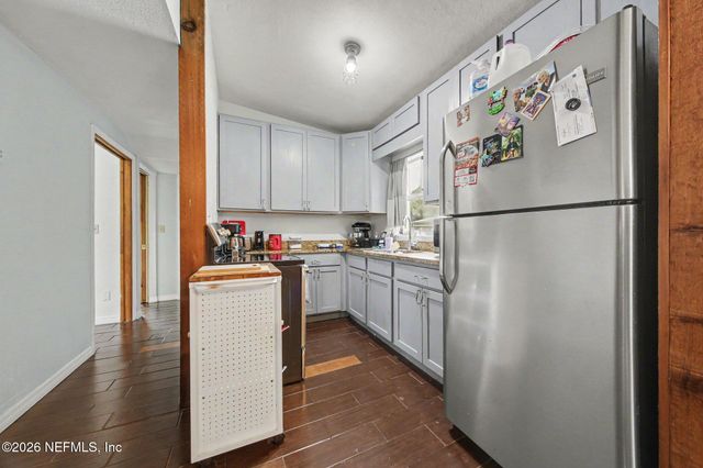 231 E 1ST Street, Chuluota, FL 32766