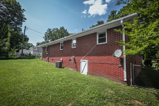 2501 Douglas St, Springfield, TN 37172
