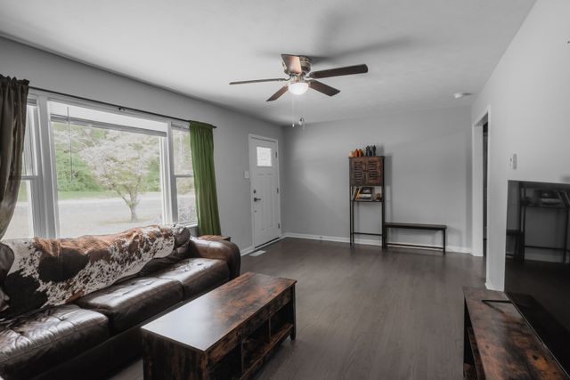 2501 Douglas St, Springfield, TN 37172
