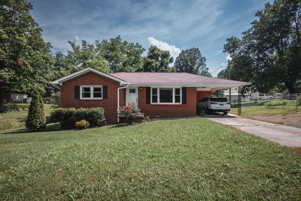 2501 Douglas St, Springfield, TN 37172