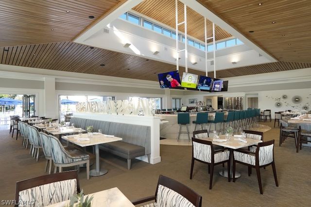 100 Wyndemere WAY A-203, Naples, FL 34105