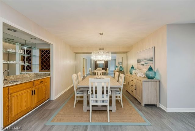 100 Wyndemere WAY A-203, Naples, FL 34105