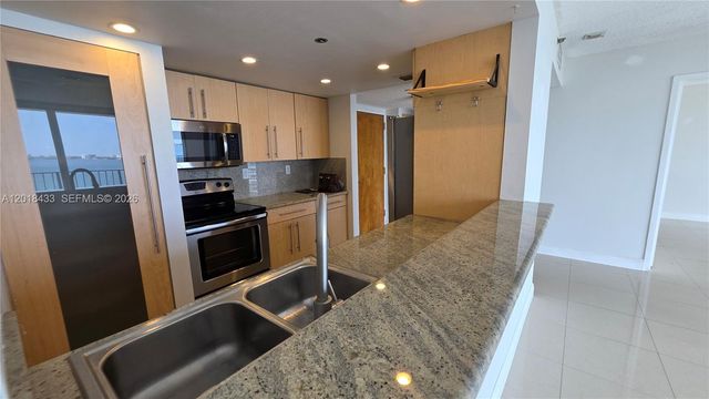 7601 E Treasure Dr 1516, North Bay Village, FL 33141