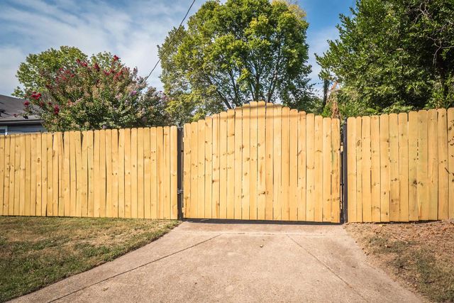 916 N TREZEVANT ST, Memphis, TN 38108