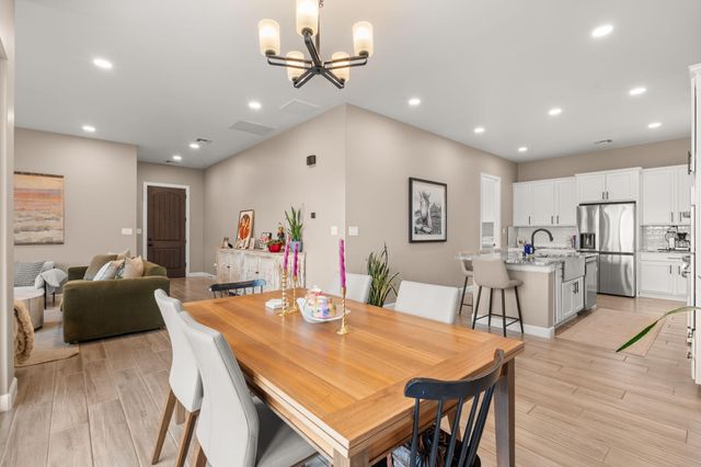 7720 Station Court NW, Albuquerque, NM 87107