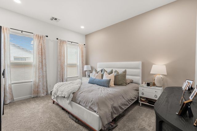 7720 Station Court NW, Albuquerque, NM 87107