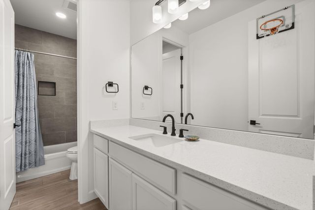 7720 Station Court NW, Albuquerque, NM 87107