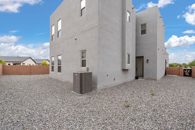 7720 Station Court NW, Albuquerque, NM 87107