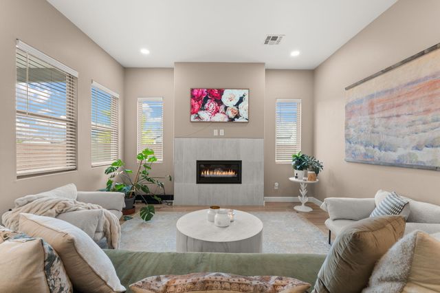 7720 Station Court NW, Albuquerque, NM 87107