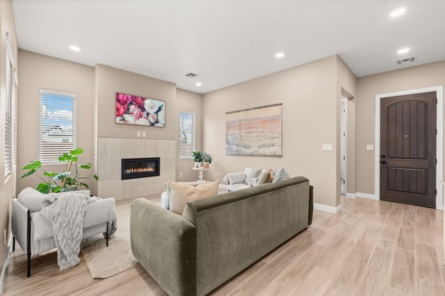 7720 Station Court NW, Albuquerque, NM 87107