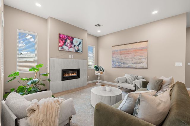 7720 Station Court NW, Albuquerque, NM 87107