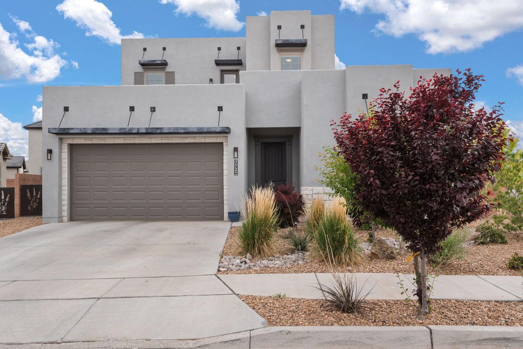 7720 Station Court NW, Albuquerque, NM 87107